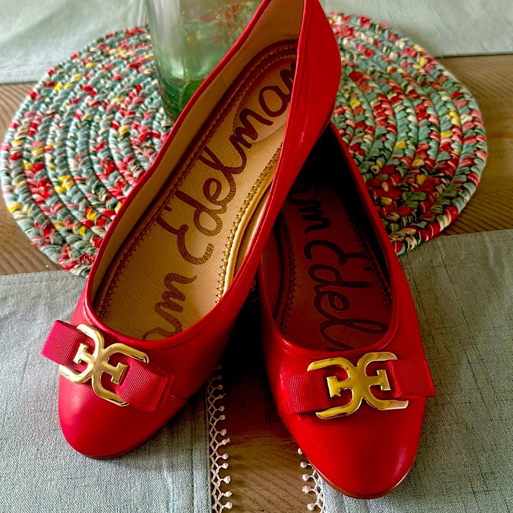 SamEldelman red with gold buckle flats size 10